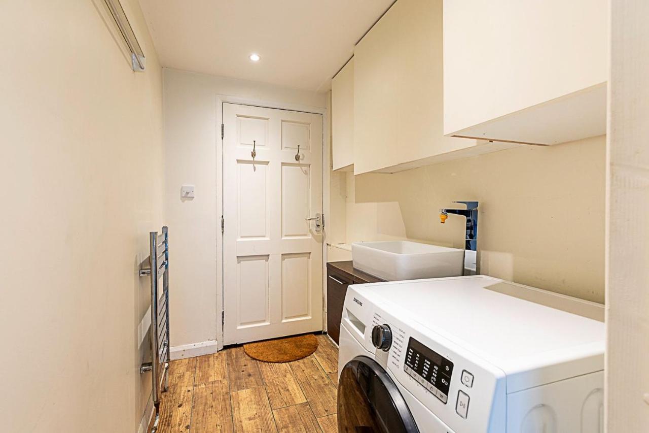 Chic 4-bed House, Camden, London