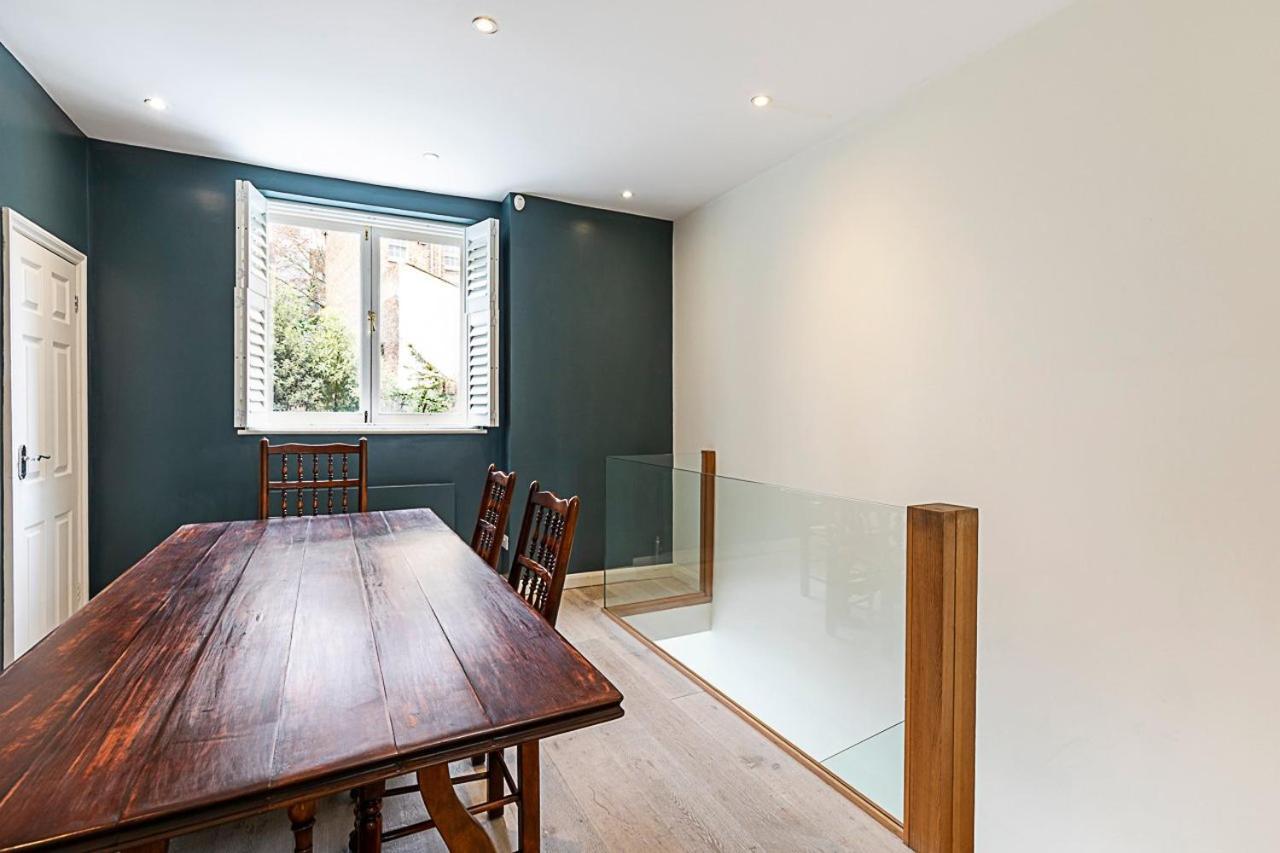 Holiday home Chic 4-bed House, Camden, London