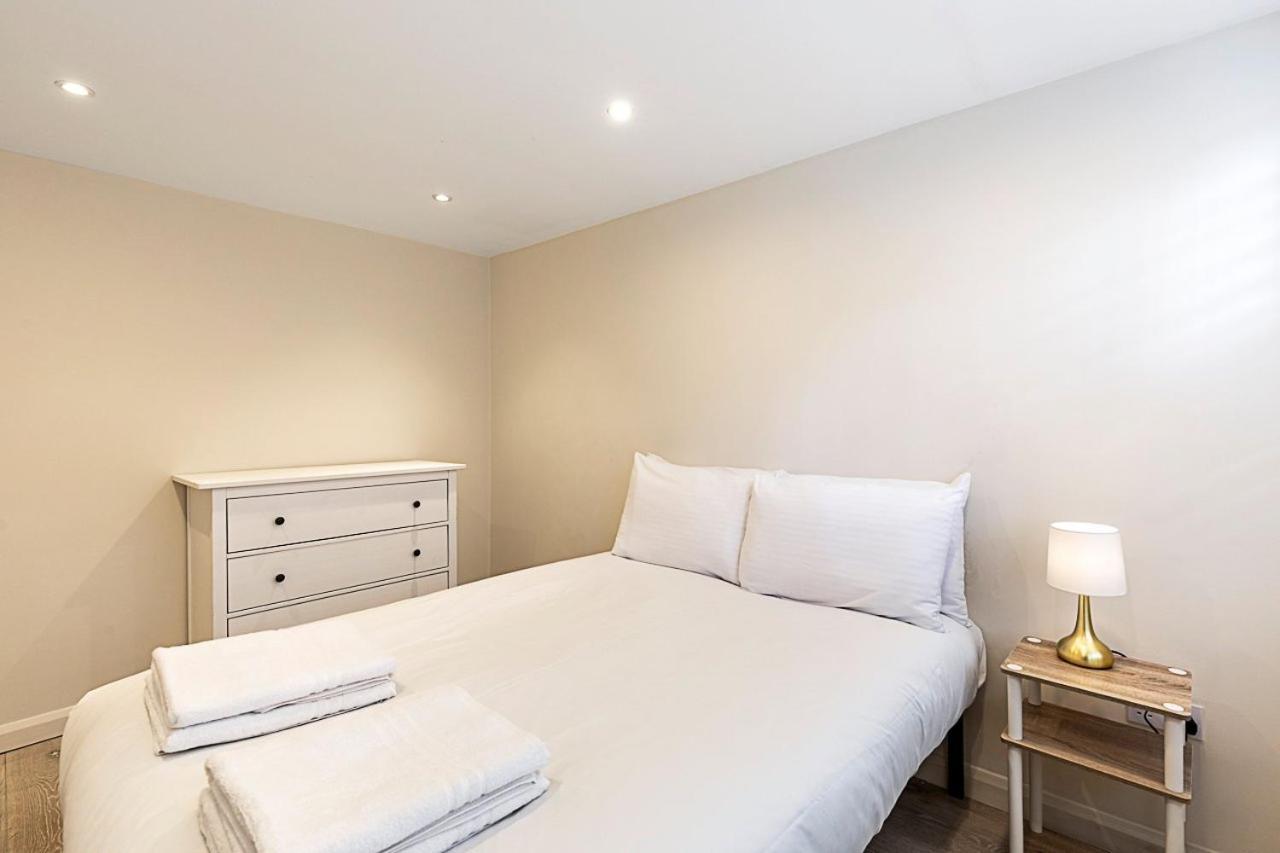 Chic 4-bed House, Camden, Holiday home London